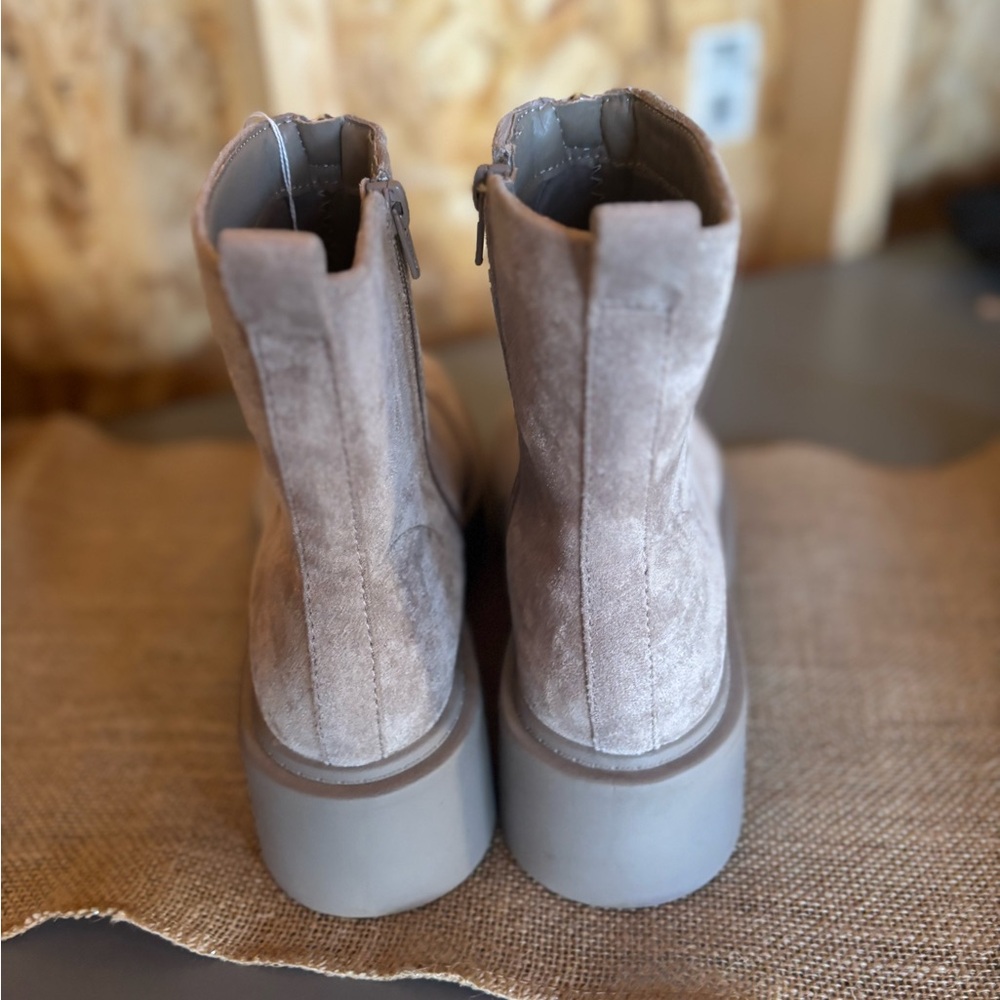 Women's Suede Ankle Boots - Taupe - Picture 3 of 4